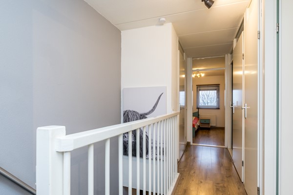 Foto - Te koop: Moderne instapklare drive-inwoning met garage, 3 slaapkamers, balkon met prachtig uitzicht en geheel bestraatte onderhoudsvriendelijke tuin met tuinkamer gelegen aan de rand van Heerlen.